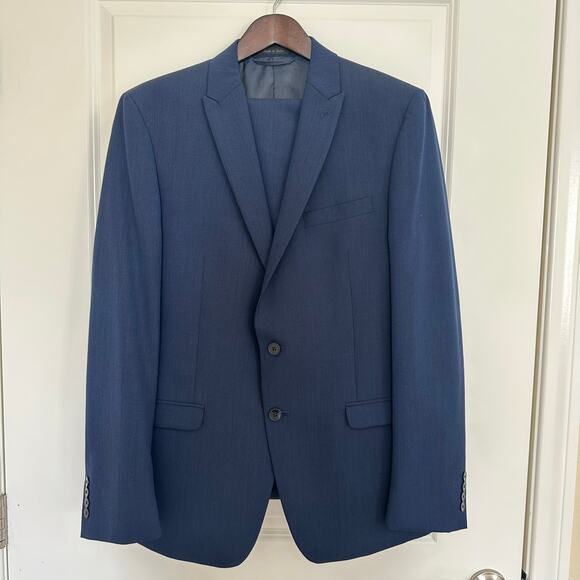 Calvin Klein Men's Navy 2 Piece Suit Wool Mohair Blend Size 44 R Pants 36Wx30L - Picture 1 of 16